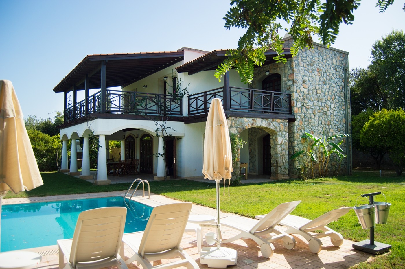 Bodrum Bitez'de Geniş Bahçeli, Özel Havuzlu, Plaja Yakın Villa