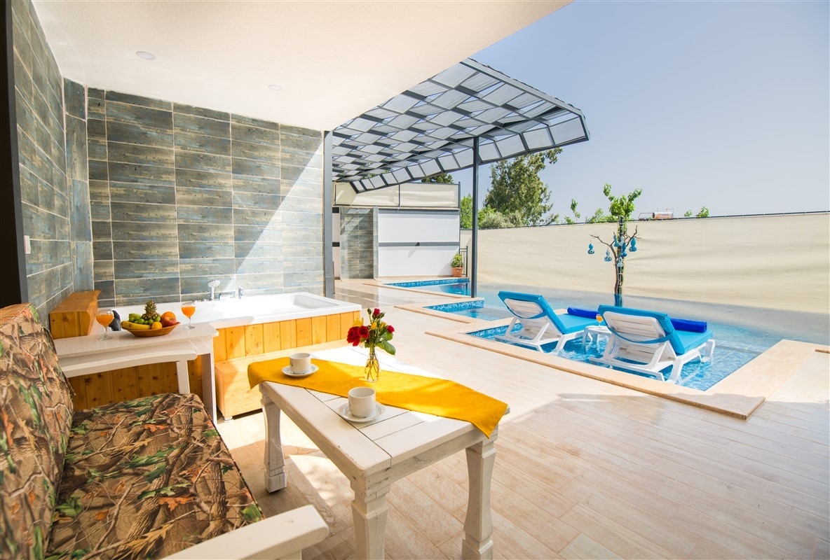 Kaş İslamlar'da Eşsiz Doğa Manzaralı, Özel Havuzlu, Kiralık Villa