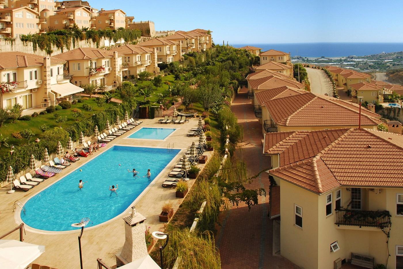 Alanya'da Tesis İçerisinde, Ücretsiz Aqua Parklı, Lüks 3+1 Tatil Evi-14201