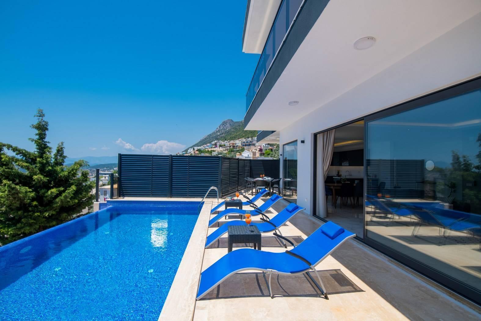 Kalkan Kördere'de Harika Deniz Manzaralı, Özel Havuzlu, Modern Villa-31257
