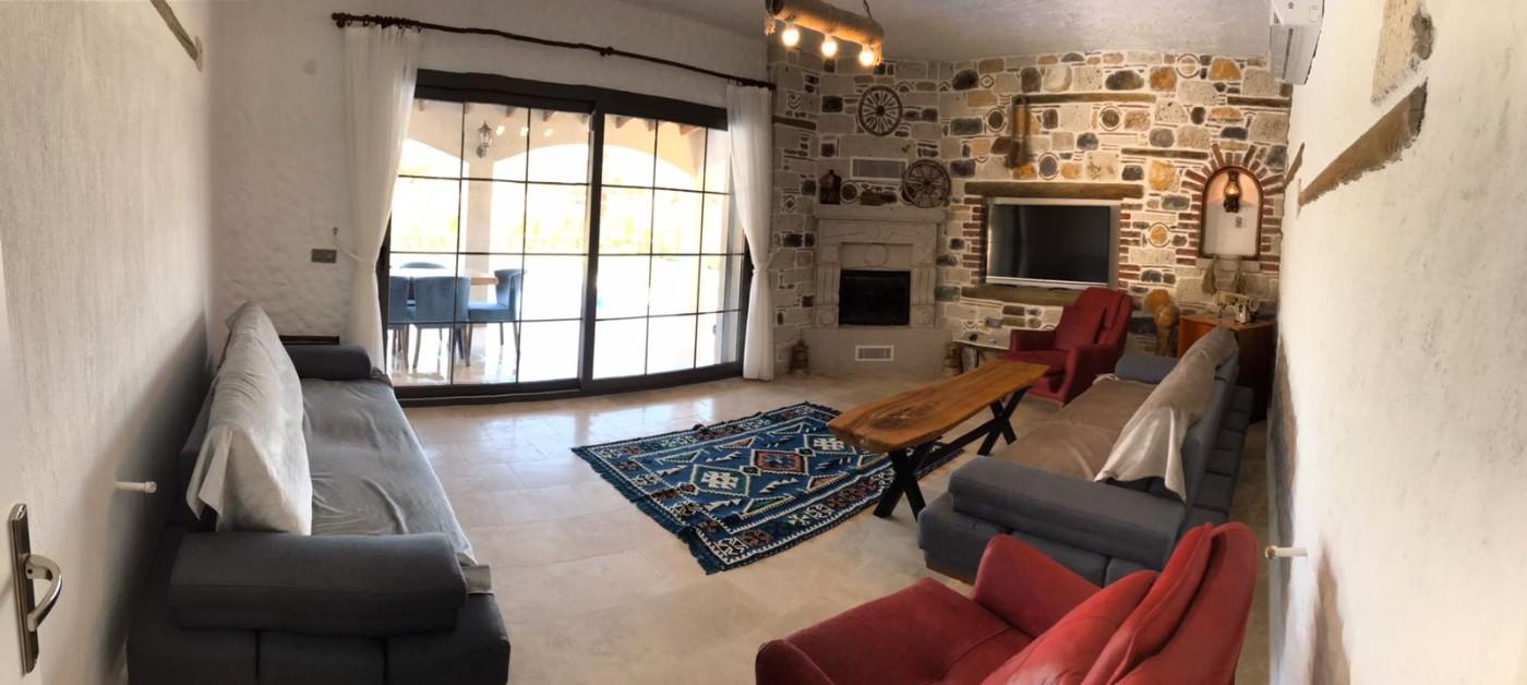 İzmir Çeşme'de Muhteşem Doğada, Özel Havuzlu, Geniş Bahçeli Villa-16756