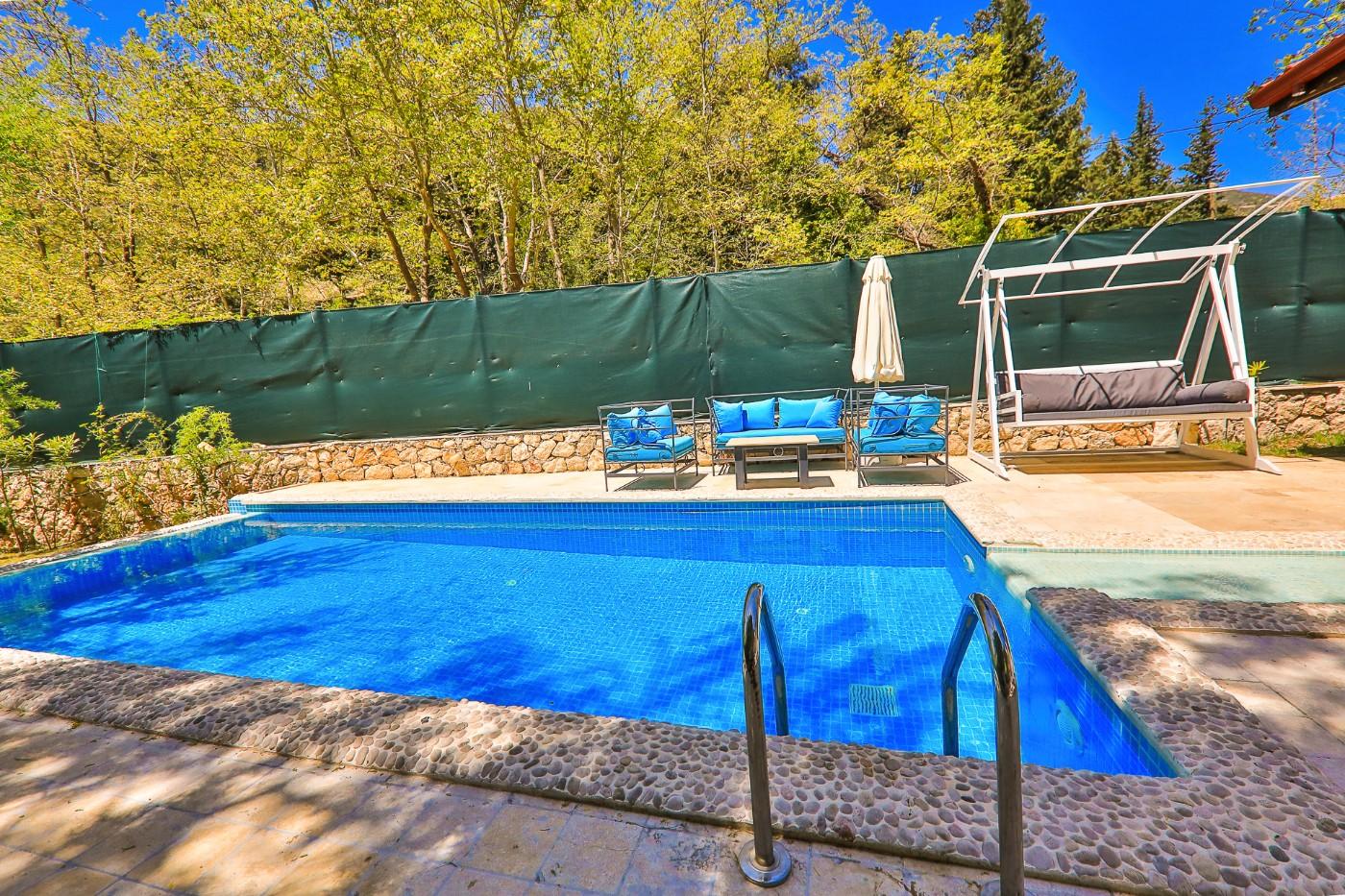 Kaş Sarıbelen'de Muhteşem Doğada, Isıtmalı Havuzlu, Taş Villa-13423