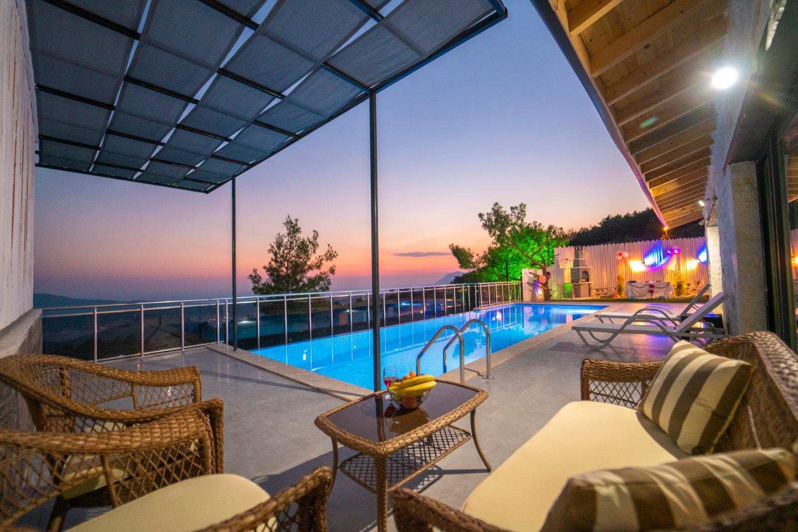 Kaş İslamlar'da Yemyeşil Doğada, Isıtma Havuzlu, Balayı Villası-24054