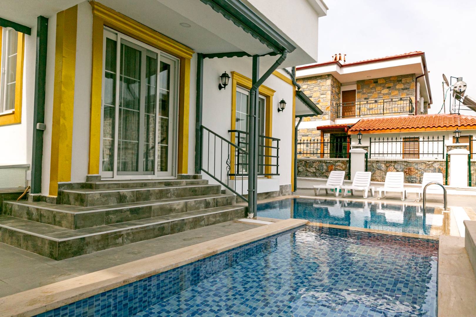 Marmaris Çetibeli'nde Sakin Konumda, Özel Havuzlu, 6 Kişilik Villa