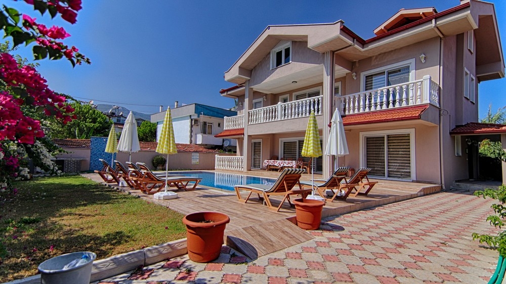 Ortaca Dalyan'da Merkezi Konumda, Özel Havuzlu, 10 Kişilik Villa