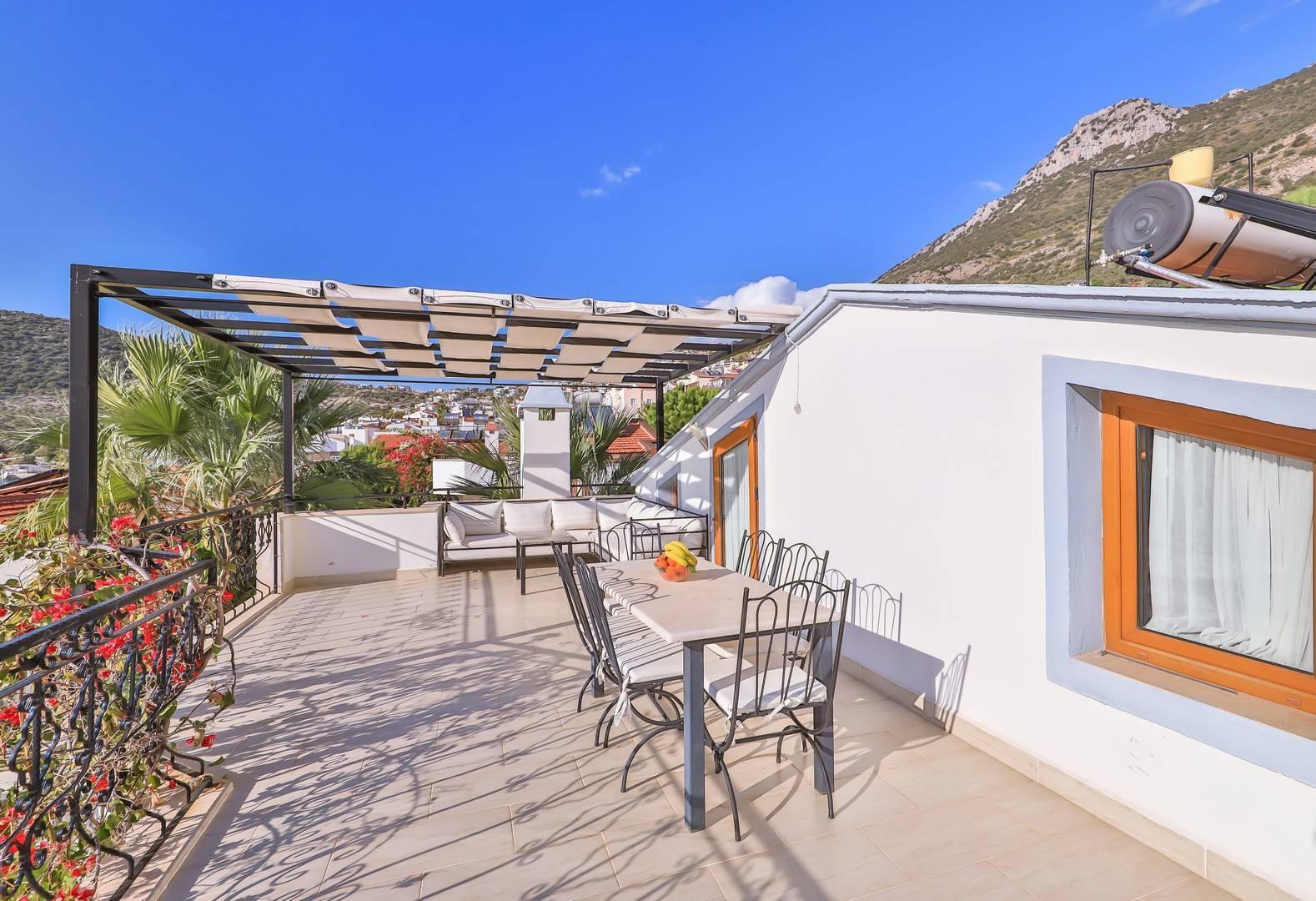 Kaş Kalkan'da Geniş Havuz Terasına Sahip, Özel Havuzlu, Geniş Villa-31745