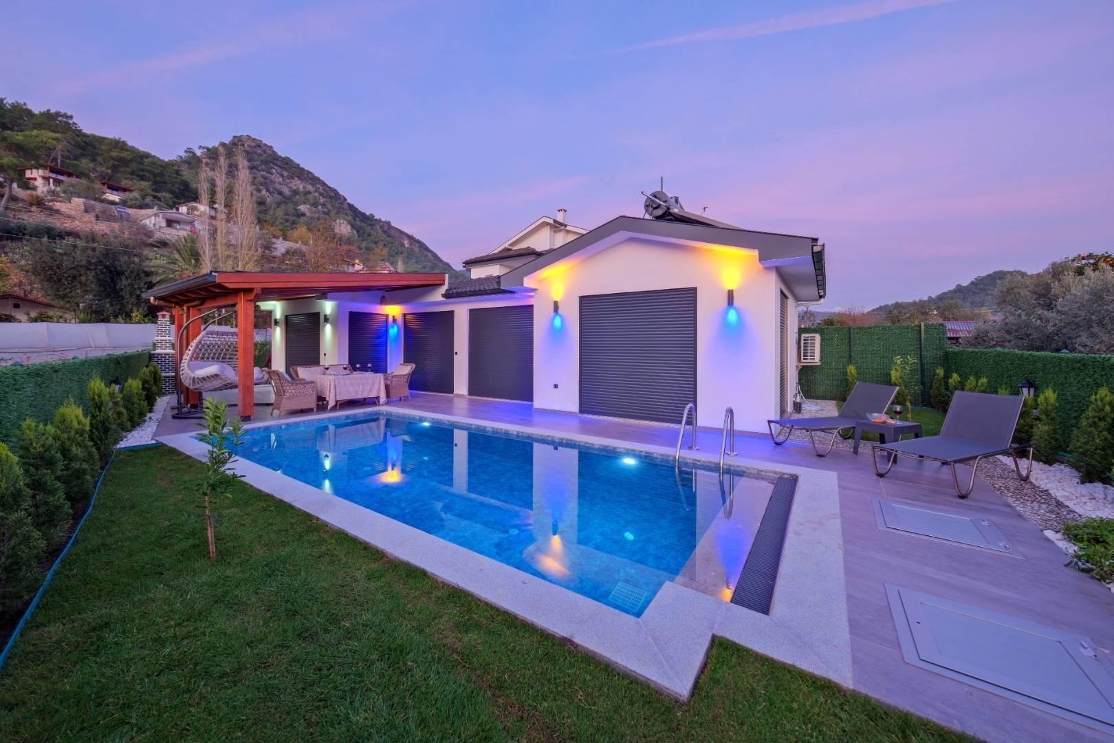 Fethiye İnlice'de Şehrin Gürültüsünden Uzakta, Özel Havuzlu, Şık Villa-30645