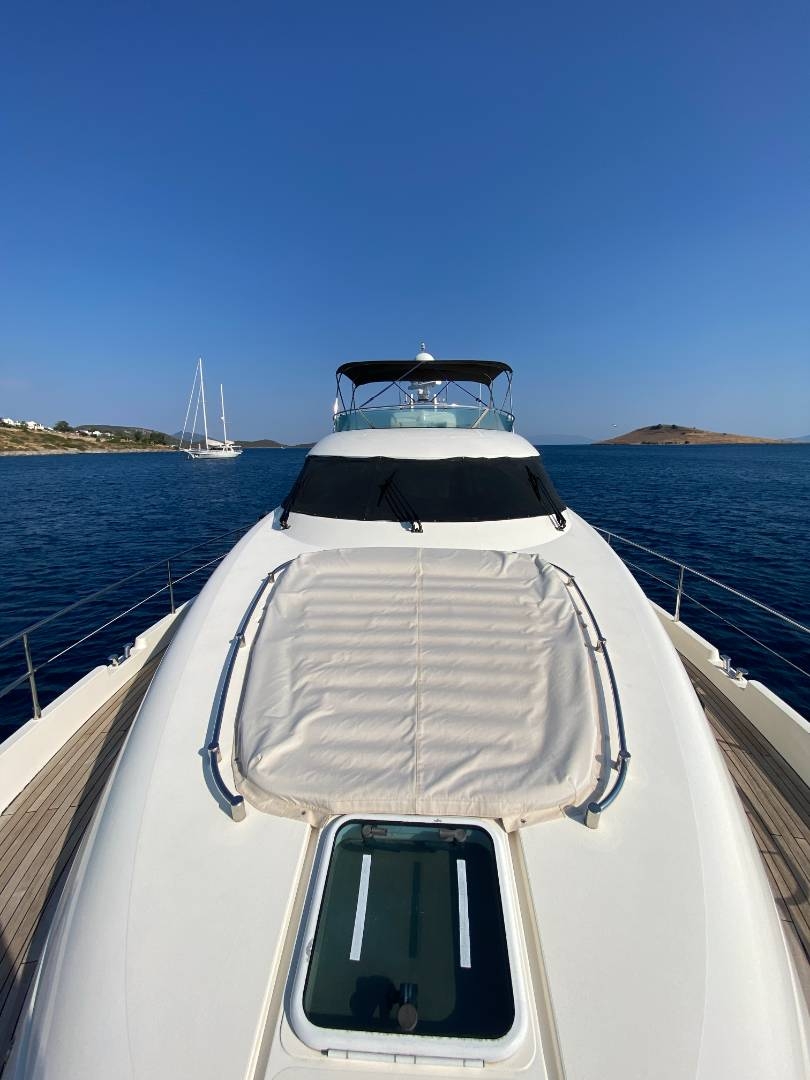 Bodrum Çıkışlı Enfes Mavi Yolculuk Sunan, 20 Metrelik, Lüks Katamaran
