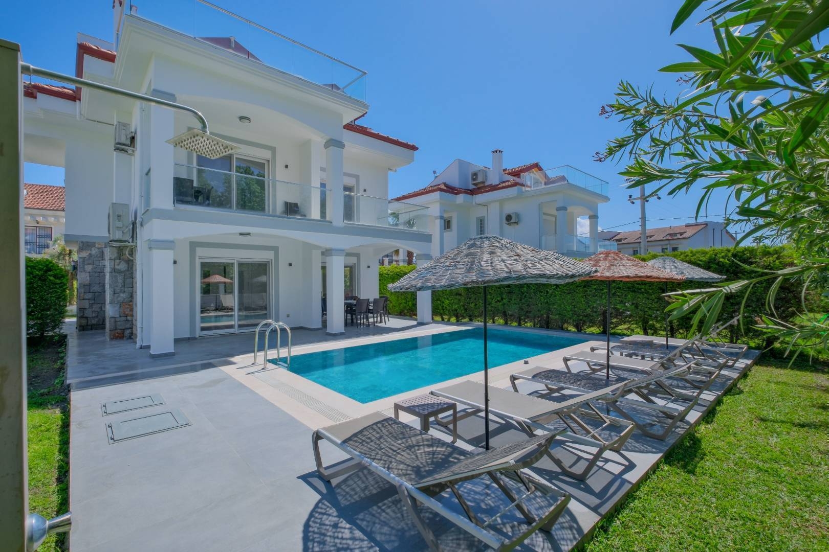 Fethiye Çiftlik'te Denize Yürüme Mesafesinde, Özel Havuzlu, Şık Villa
