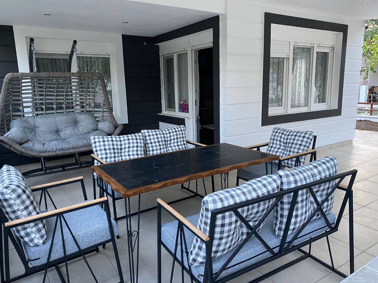 Kemer Tekirova'da Denize Sıfır, Özel Plajlı, 2+1 Tatil Evi
