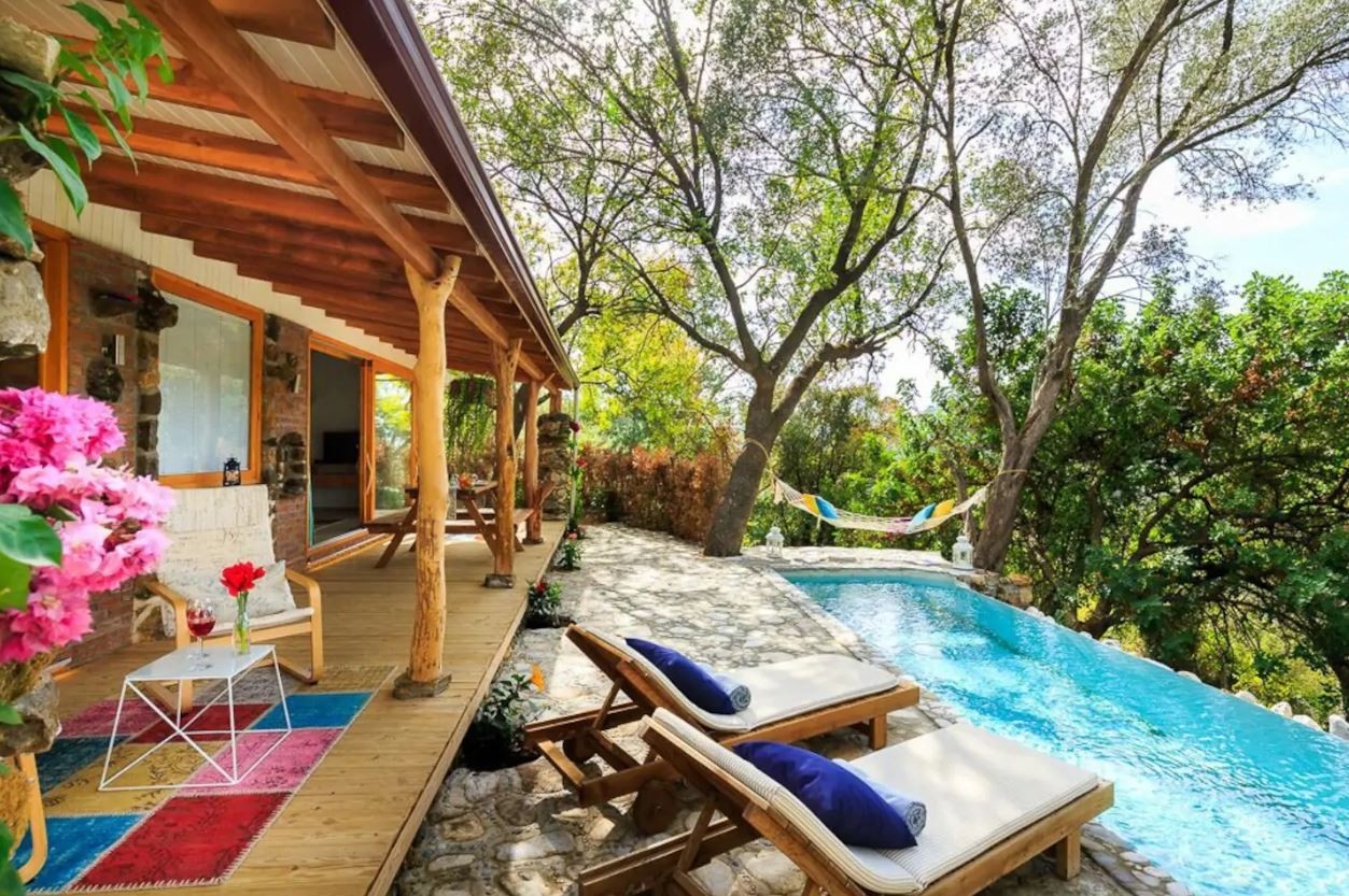 Ula Çıtlık'ta Muhteşem Doğada, Hamaklı, Özel Havuzlu, Romantik Villa