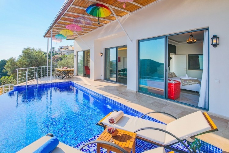 Kaş İslamlar'da Muhteşem Deniz Manzaralı, Özel Havuzlu, Romantik Villa