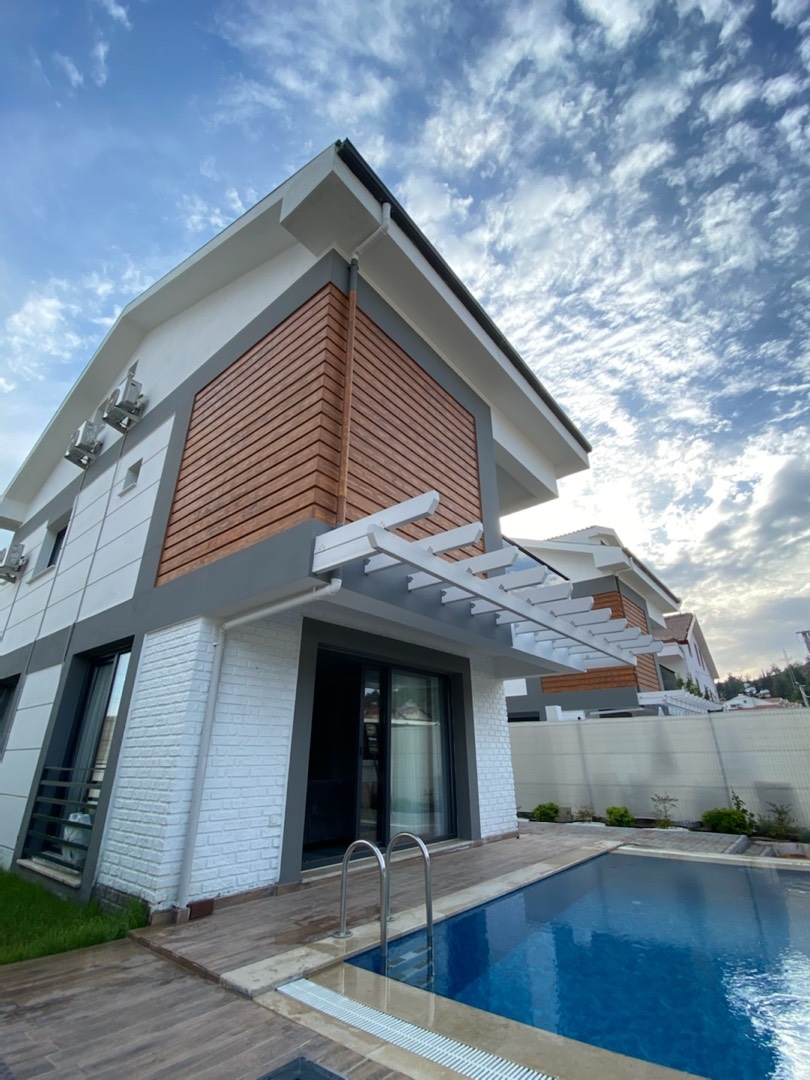 Fethiye Karagedik'te Geniş Ailelere Uygun, Özel Havuzlu, Şık Villa