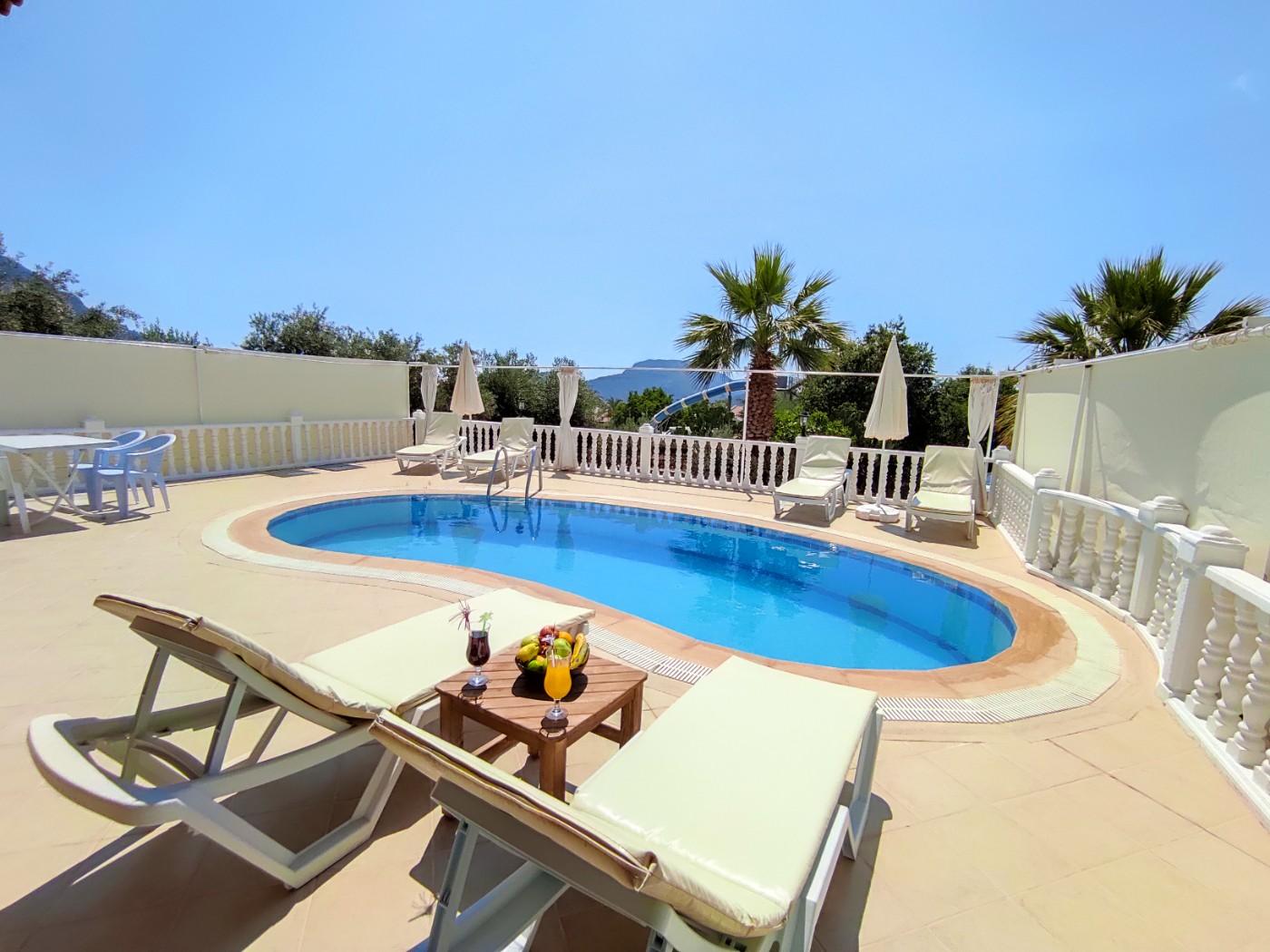 Fethiye'de Ölüdeniz Plajına Yakın, Özel Havuzlu, 3+1 Kiralık Villa-17175