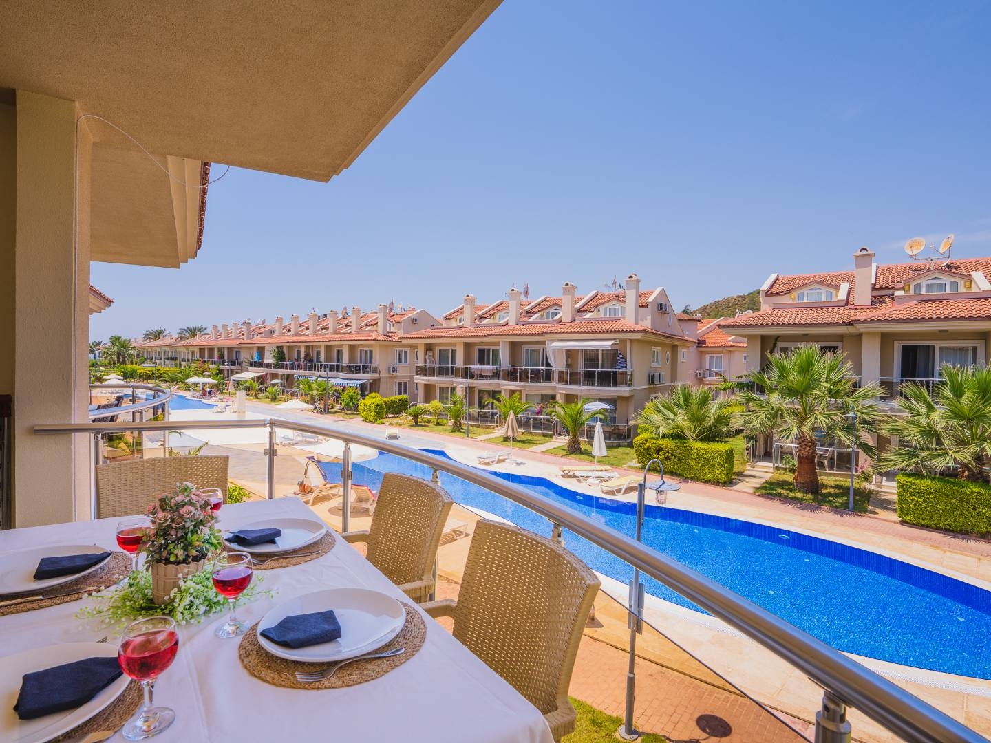 Fethiye Foça'da Site İçerisinde, Ortak Havuzlu, Kiralık Apart