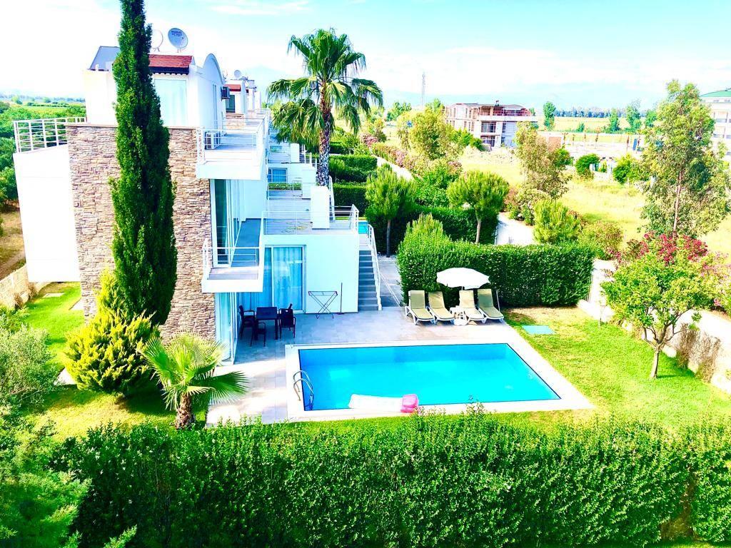 Belek'te Merkeze Yakın, Geniş Bahçeli, Özel Havuzlu, Kiralık Villa-18237