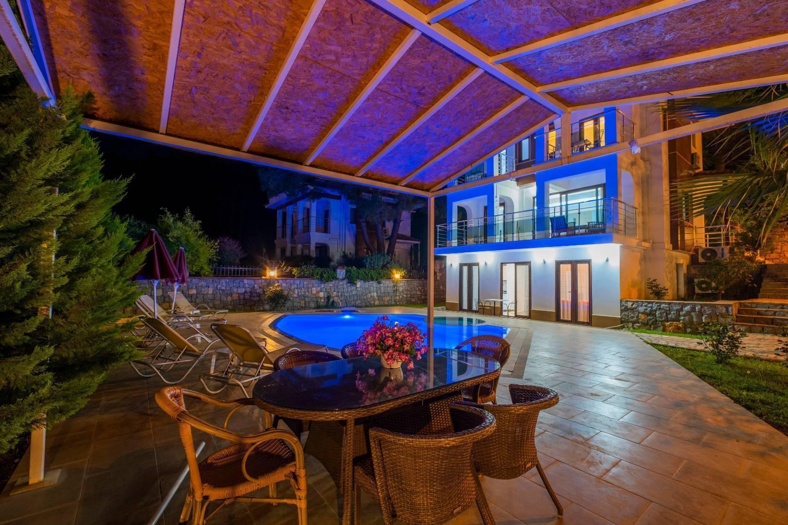 Fethiye'de Kalabalık Ailelere Uygun, Özel Havuzlu, Şömineli Villa-15820