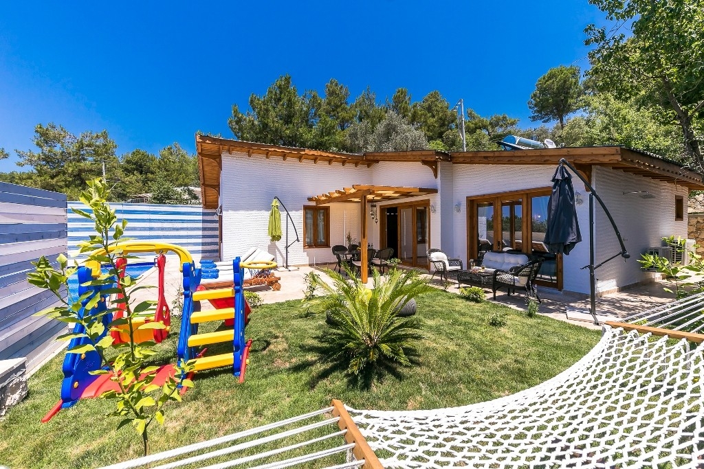 Kaş İslamlar'da Doğa Manzaralı, Özel Havuzlu, Konforlu Villa