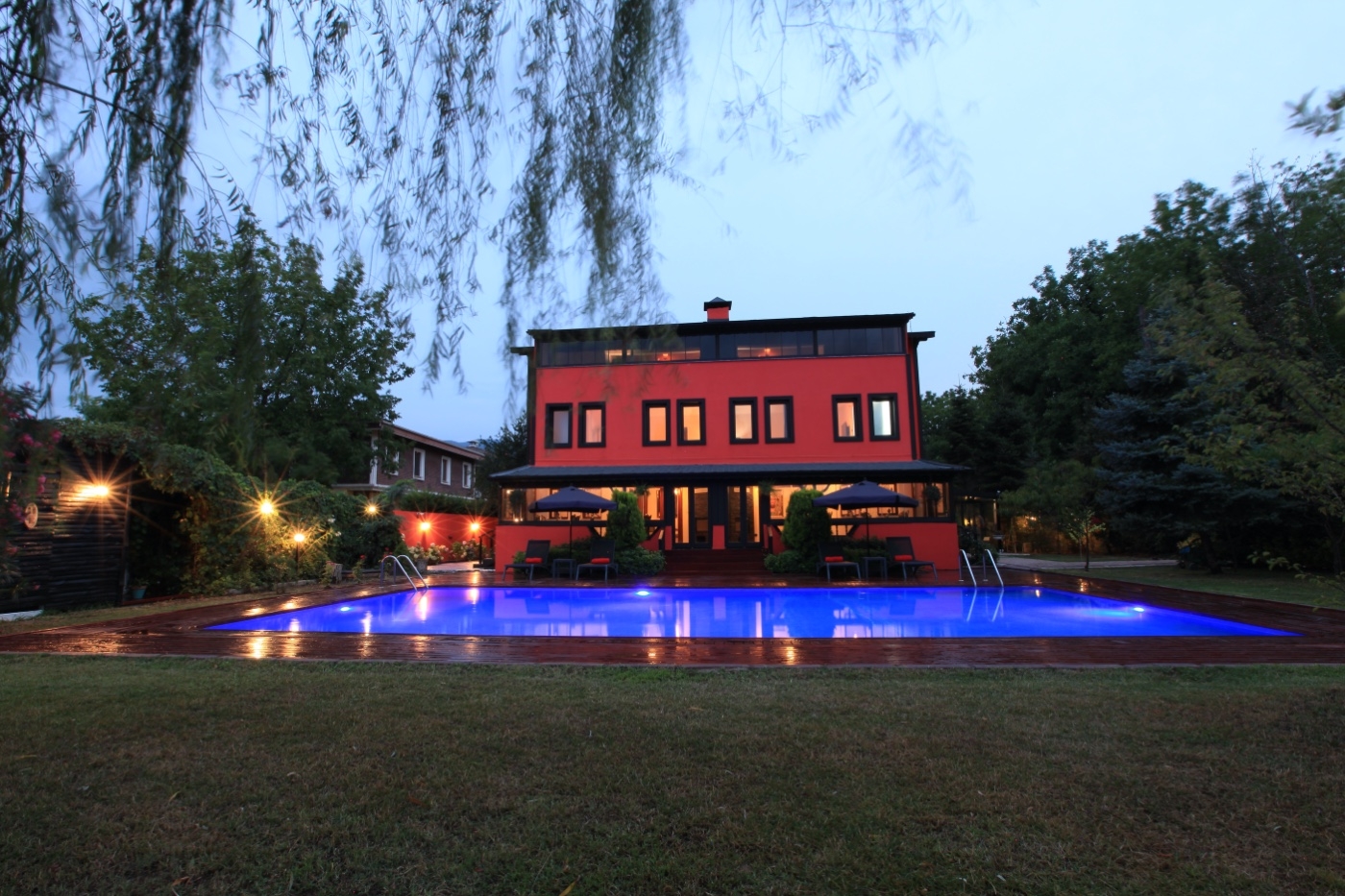 Sapanca'da Gölün Bitişiğinde, Orman İçerisinde, Muhteşem Malikane