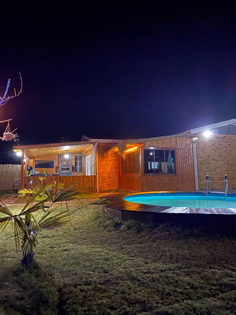 Sapanca Memnuniye'de Geniş Bahçeli, Şömineli ve Jakuzili, Şık Villa-31692