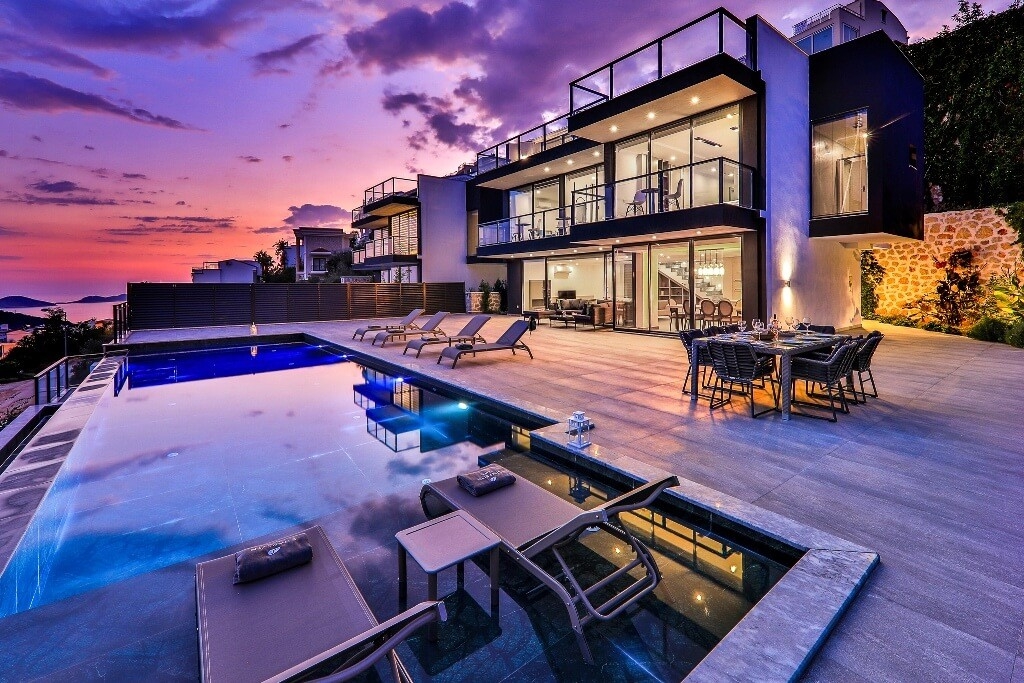Kaş Kalkan'da Nefes Kesici Manzaralı, Özel Havuzlu, Modern Villa