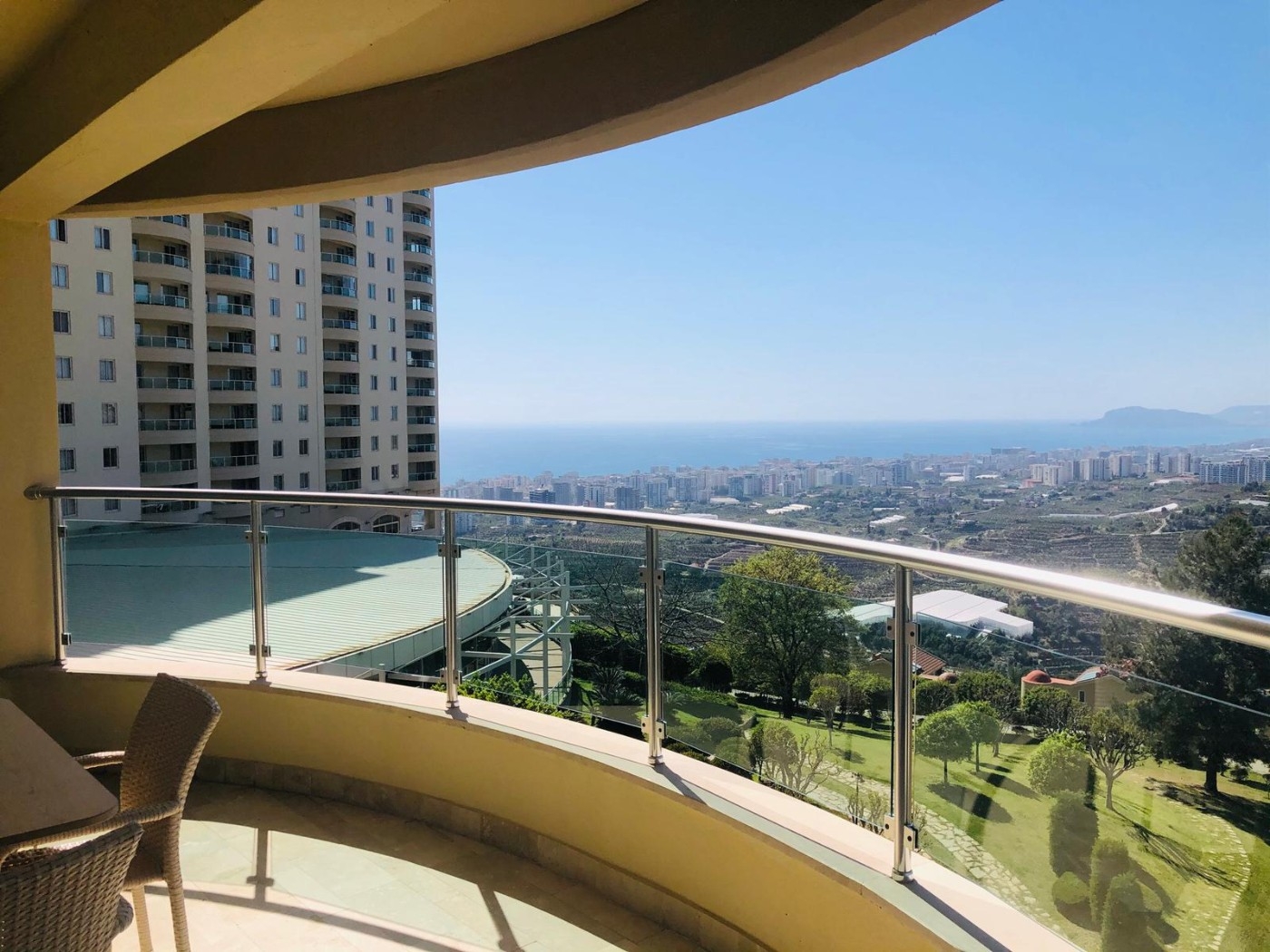 Alanya'da Ücretsiz Aqua Parka Sahip, Ortak Havuzlu, 3+1 Suit