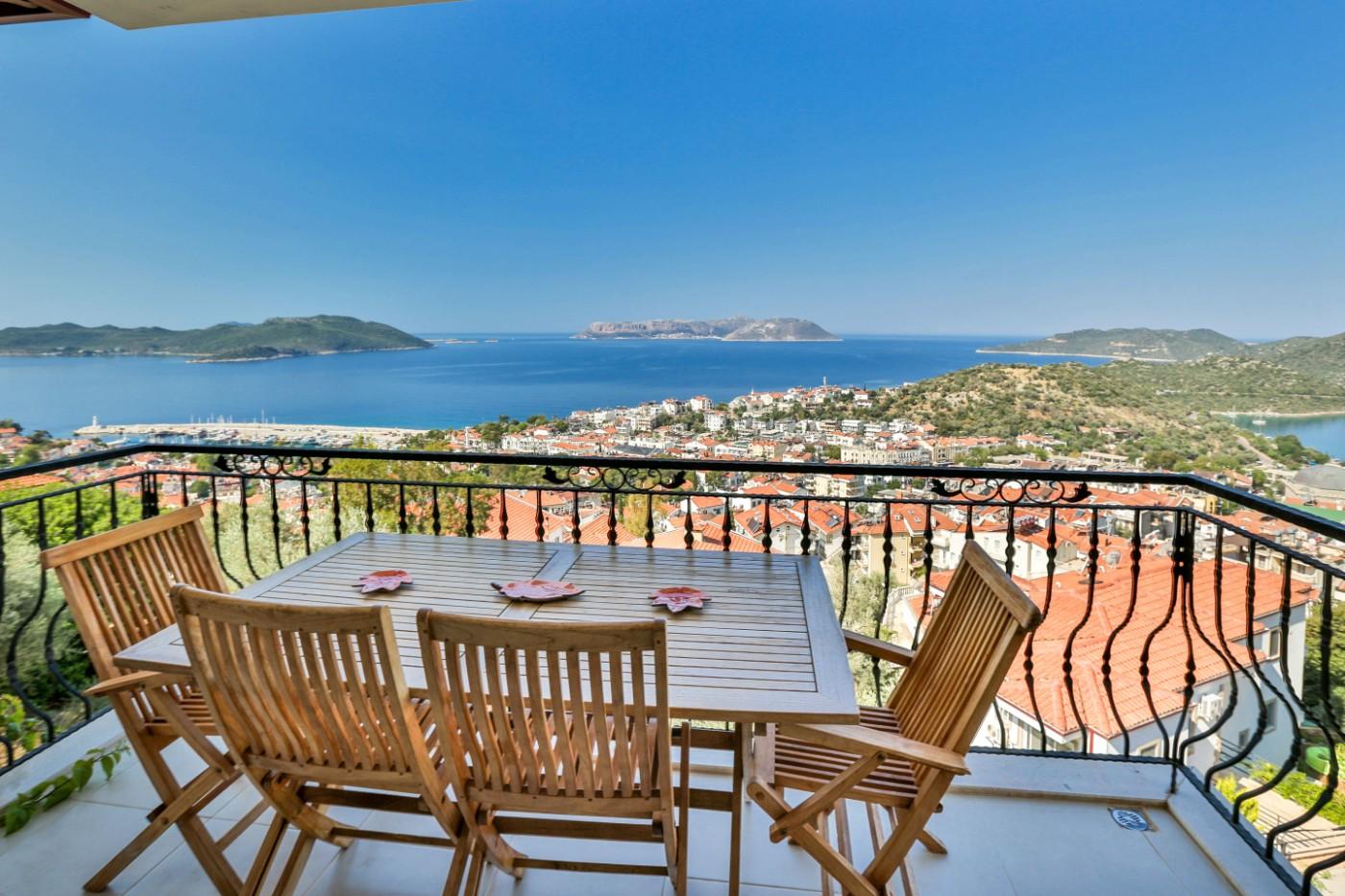 Kaş Andifli'de Muhteşem Manzaralı, Denize Yakın, 6 Kişilik Ev-13947