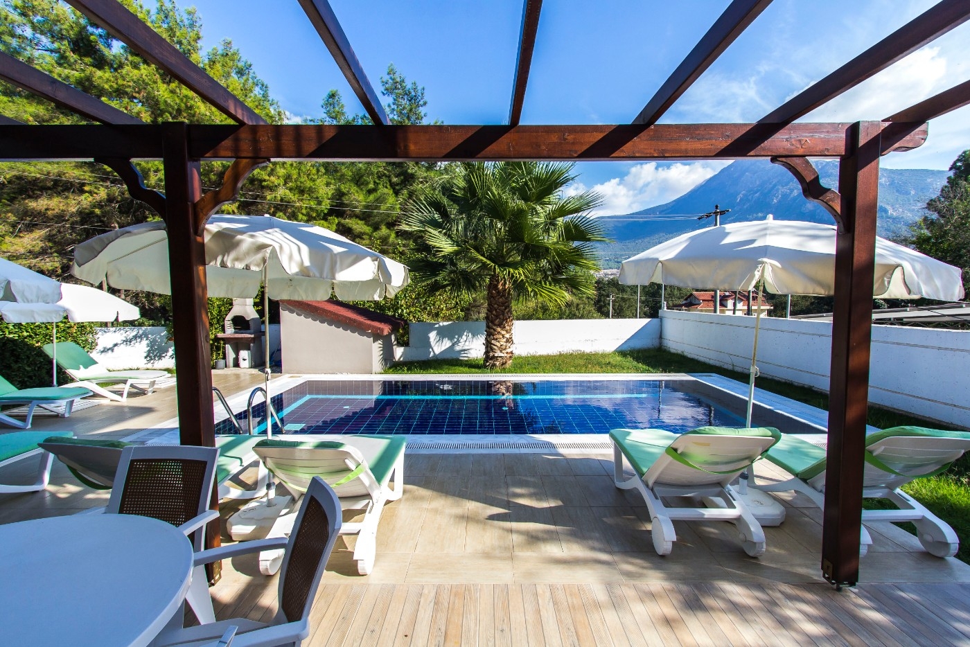 Fethiye Ölüdeniz'de Plaja Yakın, Özel Havuzlu, Ekonomik Villa