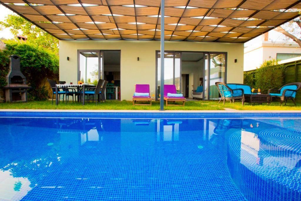 Kaş İslamlar'da Doğa'nın İçerisinde, Özel Havuzlu, Modern Villa-25020