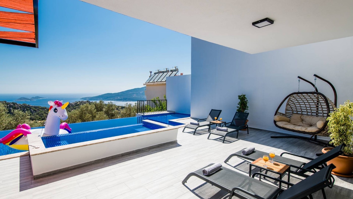 Kaş Bezirgan'da Deniz Manzaralı, Özel Havuzlu, Lüks Villa