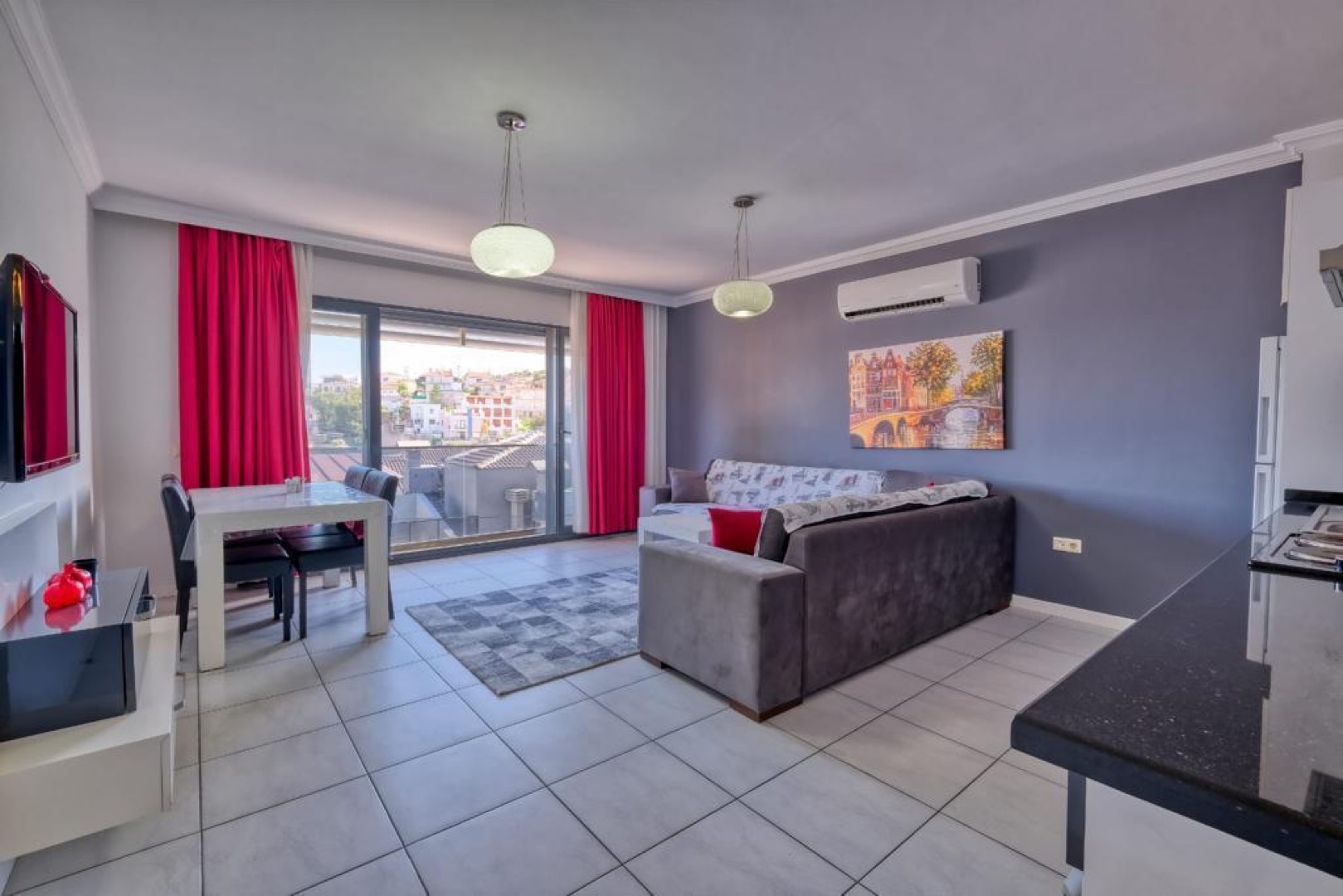 Çeşme Dalyan'da Deniz Manzaralı, 1+1, Konforlu, Apart Suit