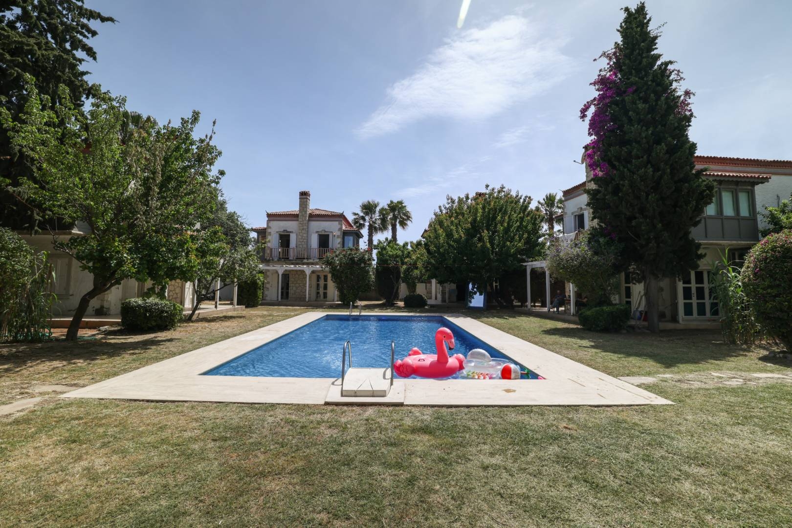 Çeşme Alaçatı'da Site İçerisinde, Ortak Havuzlu, 3+1 Villa
