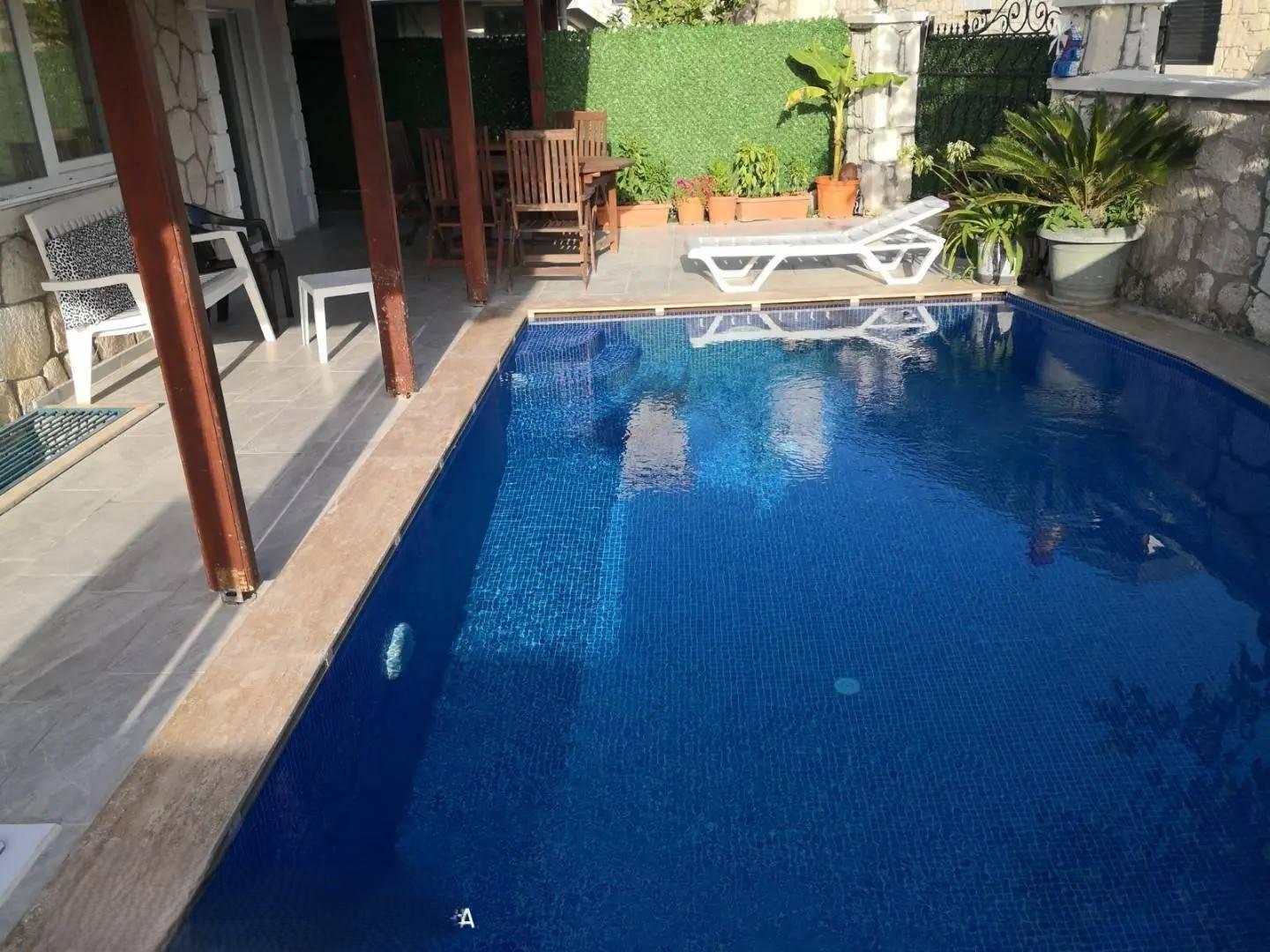 Çeşme Şifne'de Denize Yakın Konumda, Özel Havuzlu, 3+1, Konforlu Villa-36060