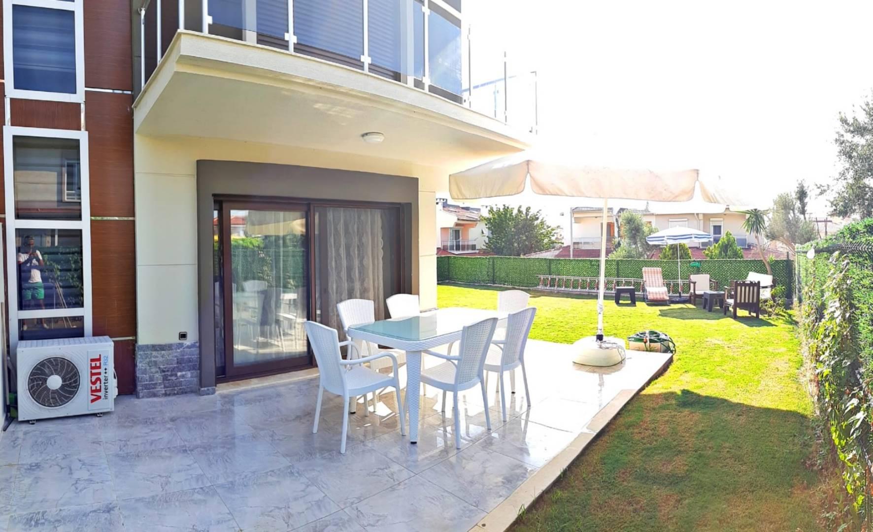 İzmir Çeşme'de Denize Yakın Konumda, Modern Tasarımlı, Kiralık Villa-29613