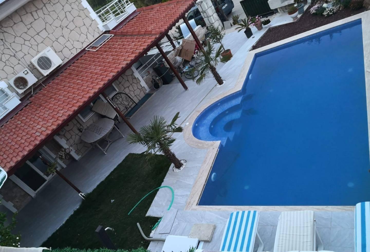 Çeşme Şifne'de Merkezi Konumda, Özel Havuzlu, Otantik Tasarımlı Villa-36001