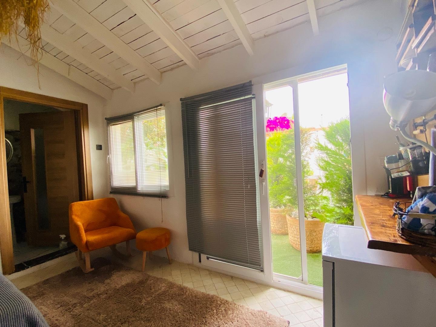 Çeşme Ildır'da Elverişli Konumda, Taş Mimarili, Tatil Evi-33317