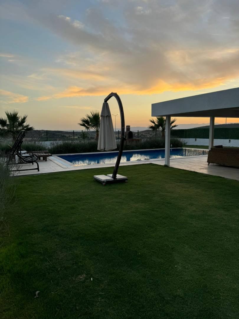 Çeşme'de Görkemli Deniz ve Doğa Manzaralı, Özel Havuzlu, Kiralık Villa-20414