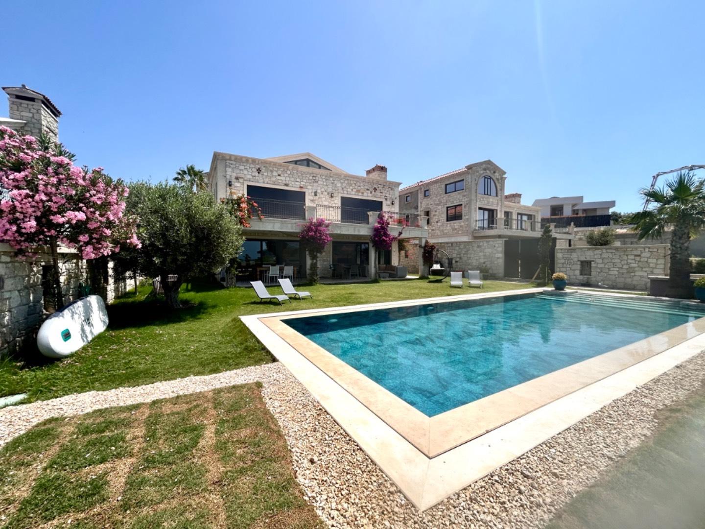 Çeşme'de Kalabalık Aileler İçin Uygun, Özel Havuzlu, Lüks Villa-37615