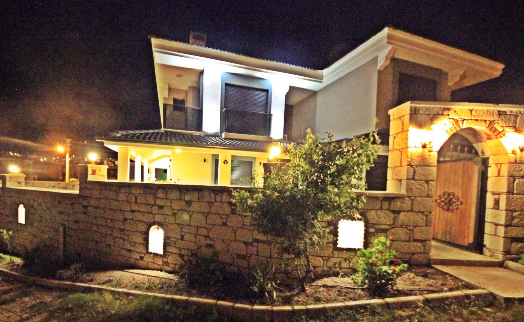 Çeşme Şifne'de Yapımı Yeni Tamamlanmış, Özel Havuzlu, 4+1 Villa -34067