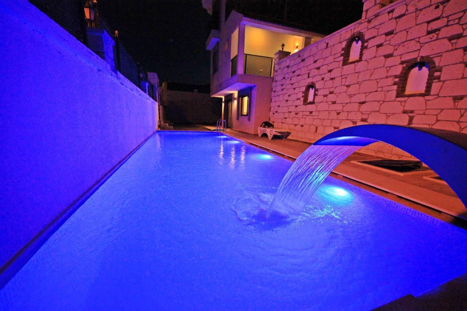 Çeşme Şifne'de Yapımı Yeni Tamamlanmış, Özel Havuzlu, 4+1 Villa -34067