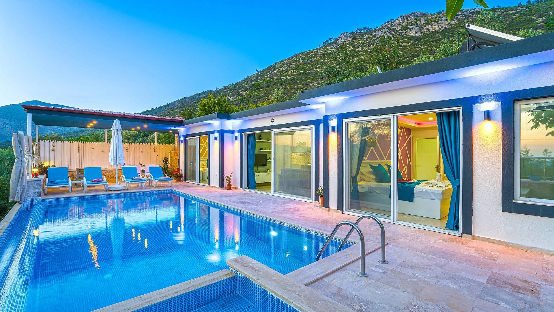 Kaş Üzümlü'de Enfes Doğada, Özel Havuzlu, Jakuzili Villa