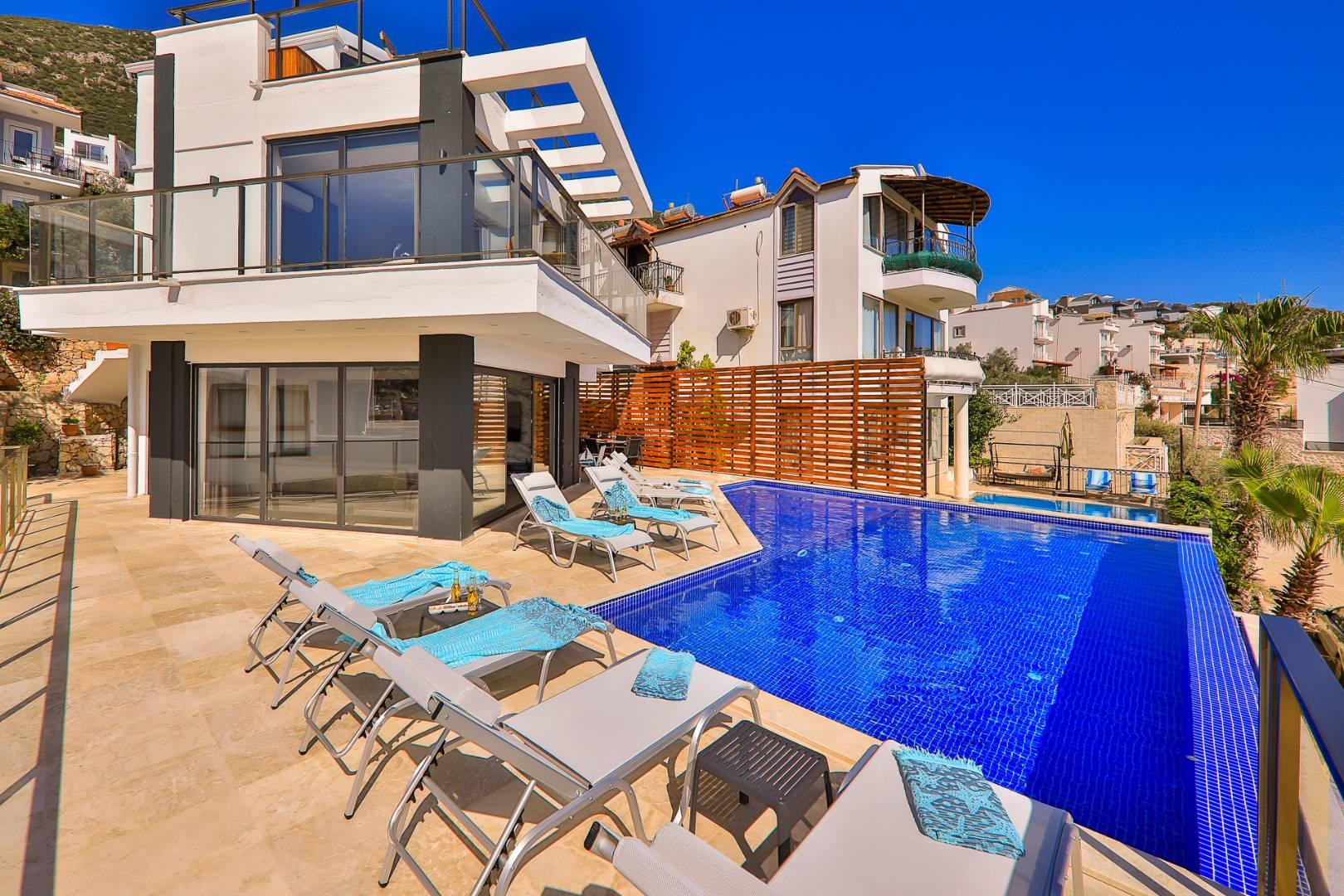 Kaş Kalkan'da Büyüleyici Deniz Manzaralı, Özel Havuzlu, Modern Villa-31177