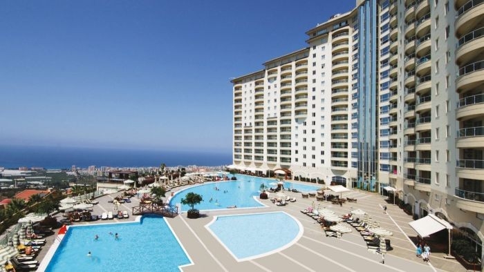 Alanya'da Tesis İçerisinde, Ücretsiz Aqua Parklı, 2+1 Kiralık Daire