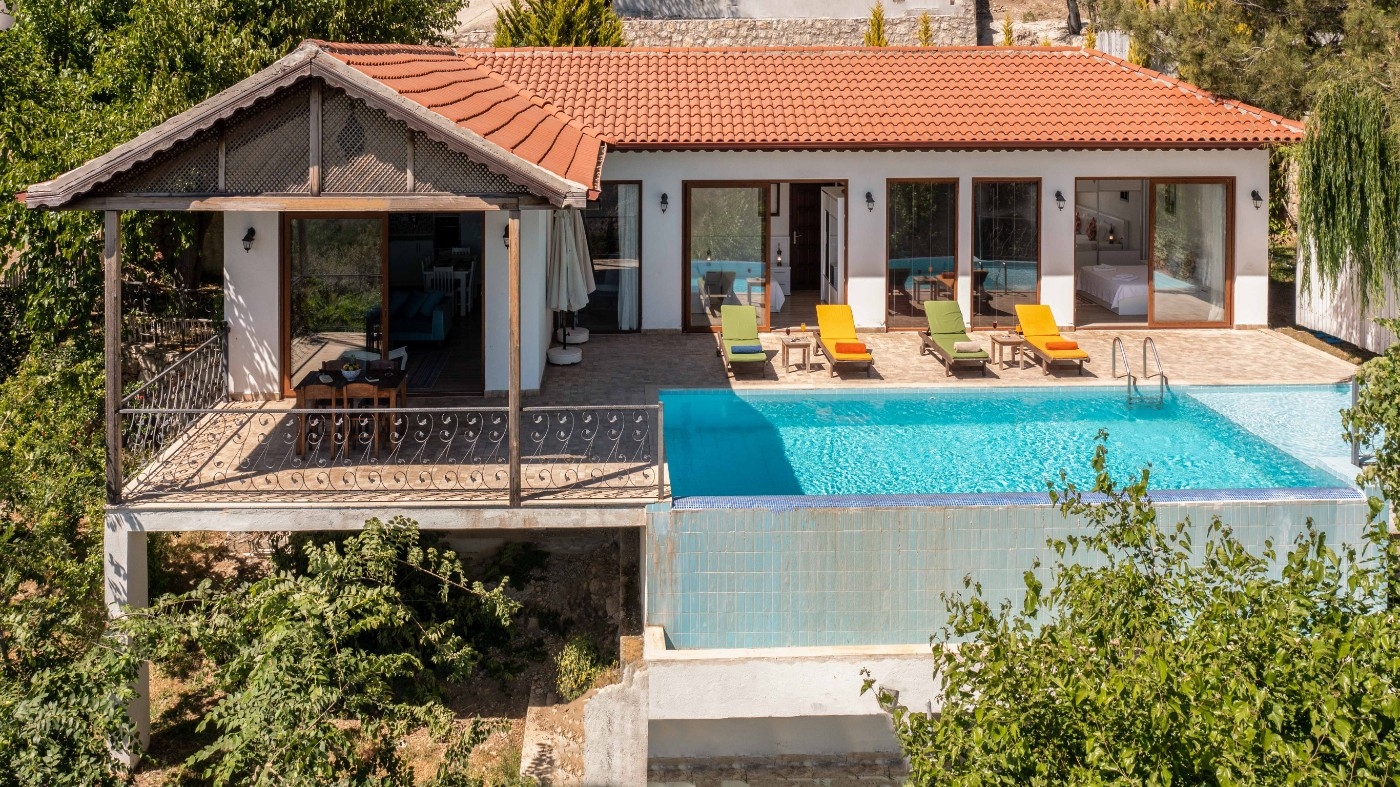 Kalkan İslamlar'da Enfes Doğa Manzaralı, Sonsuzluk Havuzlu, Lüks Villa