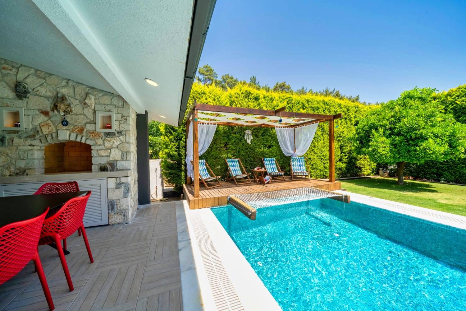 Fethiye İnlice'de Geniş Bahçeli, Çocuk Oyun Alanlı Villa-30727