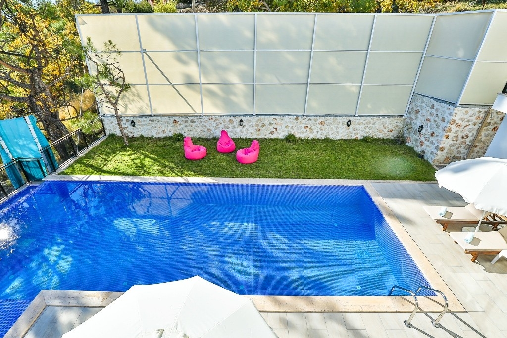 Kaş İslamlar'da Muhteşem Manzaralı, Özel Havuzlu, Modern Villa