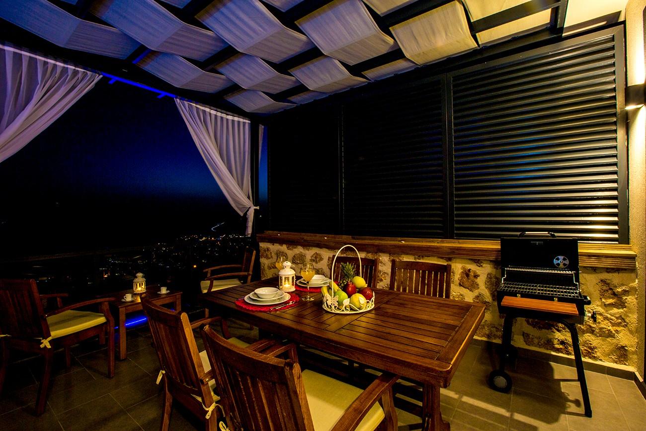 Kaş Bezirgan'da Balayı Çiftlerine Uygun, Özel Havuzlu, Modern Villa-12333