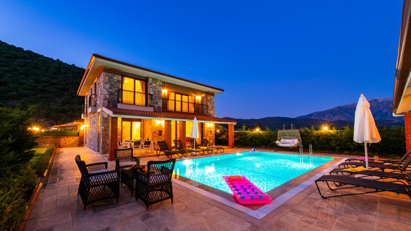 Fethiye Kayaköy'de Doğa İle İç İçe, Özel Havuzlu, 6+1 Ferah Villa-21028