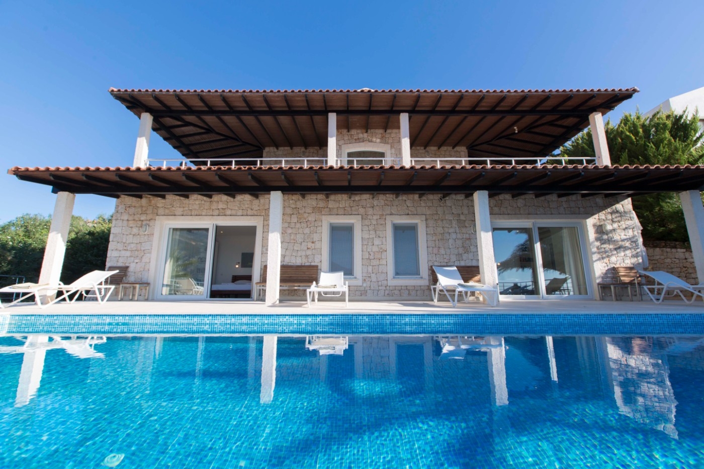Kaş Andifli'de Özel Platformlu, Özel Havuzlu, Şık Taş Villa
