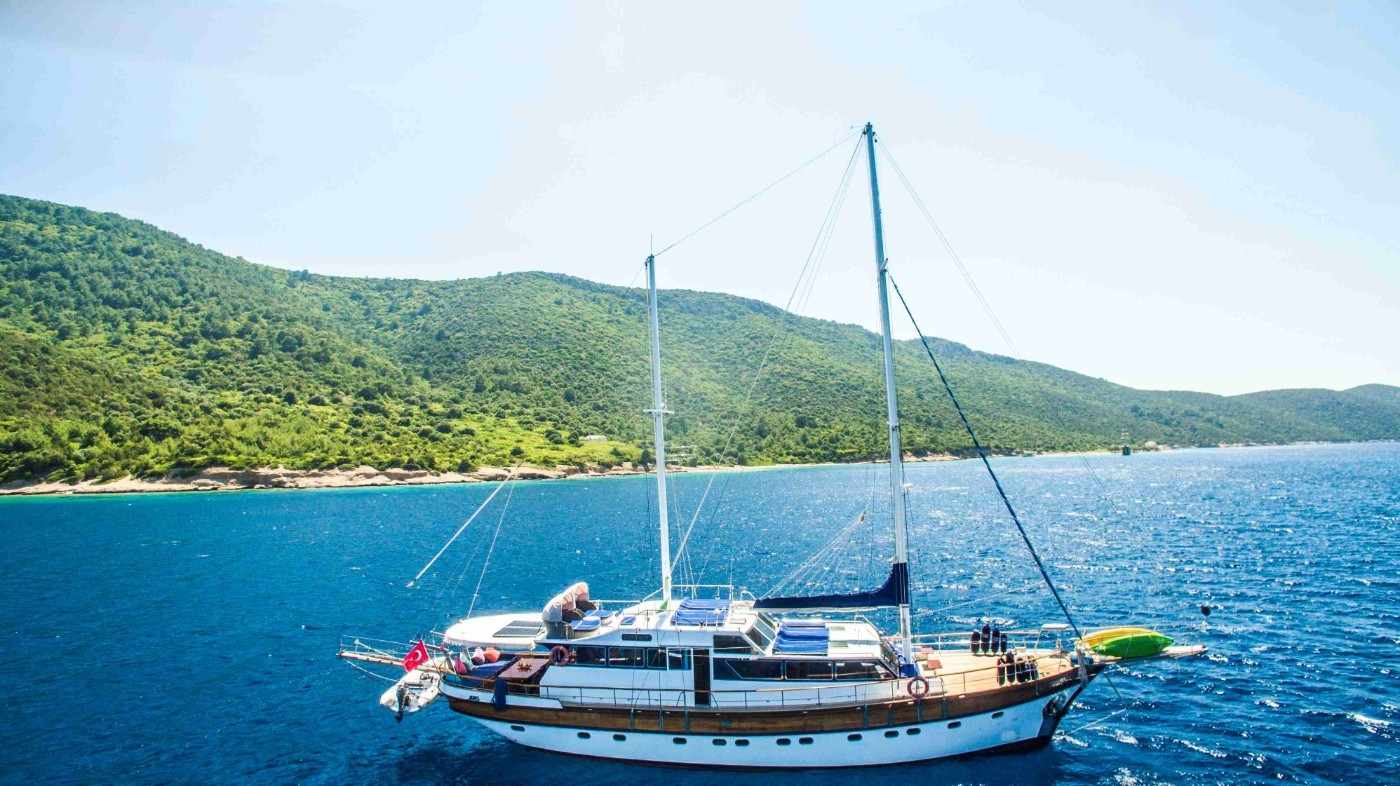 Bodrum'da Mavi Yolculuğunuza Eşlikçi, Üst Standart, 12 Kişilik Gulet